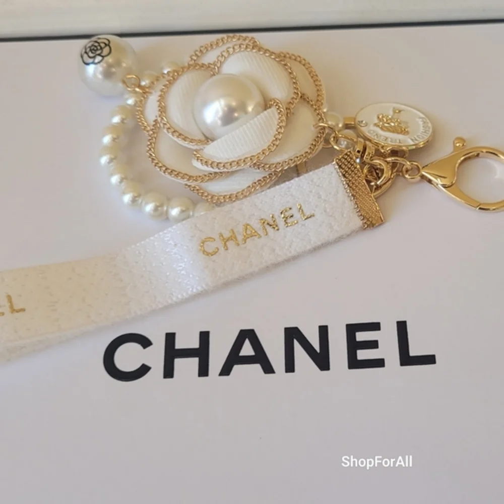 Chanel charm - Picture 2 of 5